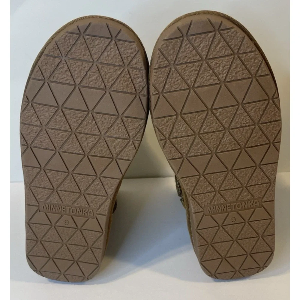 Minnetonka women faux